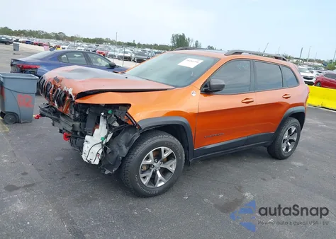 2015 Jeep Cherokee Trailhawk z USA, uszkodzony, nr VIN 1C4PJMBS9FW729007